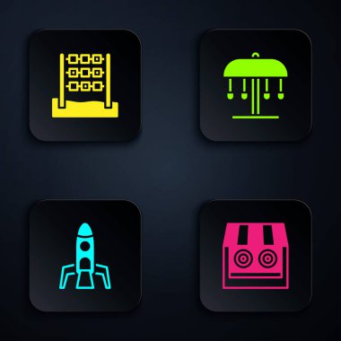 Atış poligonu, Tic Tac toe oyunu, Roket gemisi ve Cazibe Atlıkarınca. Siyah kare düğme. Vektör