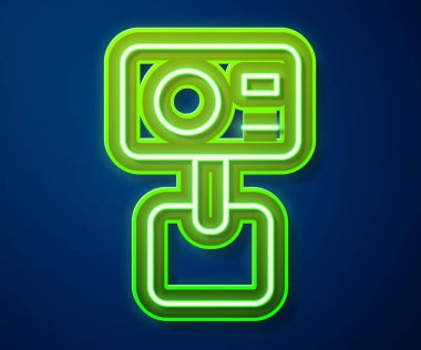 Parlayan neon hattı. Mavi arkaplanda ekstrem kamera simgesi izole edildi. Ekstrem sporları çekmek için video kamera ekipmanı. Vektör