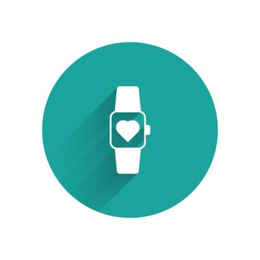 Beyaz Akıllı saat kalp atışı simgesini uzun gölgeli gösteriyor. Fitness uygulaması konsepti. Yeşil daire düğmesi. Vektör