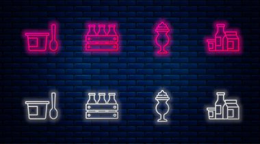 Ahşap kutuda şişe sütü, milkshake, içinde kaşık ve ürün olan yoğurt kabı. Tuğla duvarda parlayan neon simgesi. Vektör