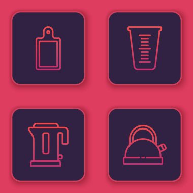 Halat kesme tahtası, elektrikli su ısıtıcısı, ölçü kabı ve kabzalı su ısıtıcısı. Mavi kare düğme. Vektör.