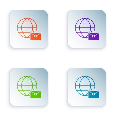 Renk Çevrimiçi çalışma simgesi beyaz arkaplanda izole edildi. Evinde dizüstü bilgisayarla çalışan serbest çalışan bir adam. Uzaktan kumanda. Mesafeli iş kavramı. Kare düğmelere renkli simgeleri yerleştir. Vektör.