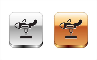 Siyah Swing uçağı beyaz arka planda izole edilmiş oyun alanı simgesinde. Uçaklı atlıkarınca çocukları. Eğlence ikonu. Gümüş ve altın kare düğmeler. Vektör.