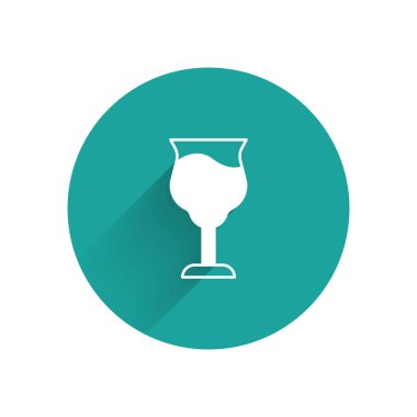 Uzun gölgeli beyaz şarap cam ikonu. Şarap kadehi işareti. Yeşil daire düğmesi. Vektör.