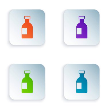 Beyaz arka planda izole edilmiş renkli cam votka ikonu şişesi. Kare düğmelere renkli simgeleri yerleştir. Vektör.