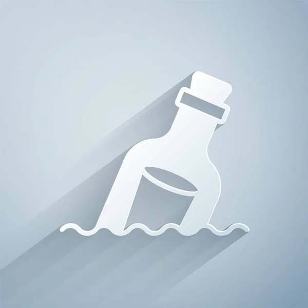 ペーパーカットグレーの背景に水のアイコンにメッセージをガラスボトル 瓶の中の手紙 海賊のシンボル 紙のアートスタイル ベクトル — ストックベクタ