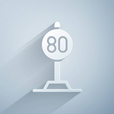 Kağıt kesiği hız sınırı trafik işareti. Gri arkaplanda 80 km simgesi izole edilmiş. Kağıt sanatı tarzı. Vektör