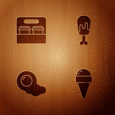 Dondurmayı waffle külahına koy, kahve bardağını paket yap, çırpılmış yumurta ve tavuk bacağını tahta zemine koy. Vektör
