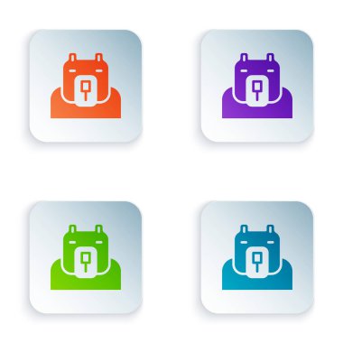 Beyaz arka planda izole edilmiş renkli kutup ayısı başı simgesi. Kare düğmelere renkli simgeleri yerleştir. Vektör.