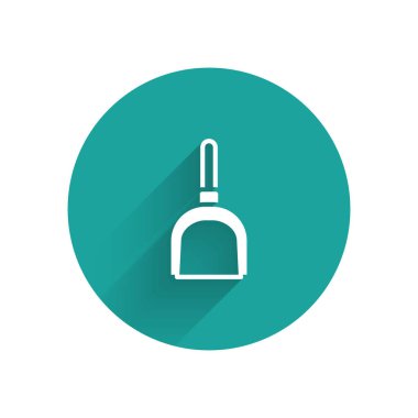 Beyaz faraş simgesi uzun gölgeli izole edilmiş. Temizlik işleri. Yeşil daire düğmesi. Vektör.