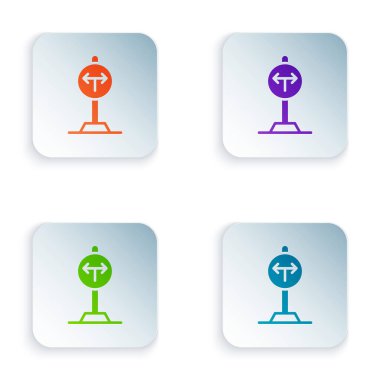 Yol simgesindeki renk çatalı beyaz arkaplanda izole edildi. Kare düğmelere renkli simgeleri yerleştir. Vektör