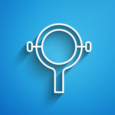 Mavi arkaplanda beyaz çizgi filtre anahtar simgesi izole edildi. Ampul filtresi gövdesini sıkmanın anahtarı. Uzun gölge. Vektör.