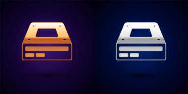 Altın ve gümüş optik disk sürücüsü simgesi siyah arkaplanda izole edildi. Veri diski okumak ve yazmak için CD DVD dizüstü bilgisayarı çekmecesi. Vektör