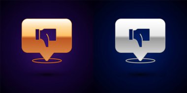 Siyah arkaplanda izole edilmiş konuşma baloncuğu ikonundaki altın ve gümüş sevmeme. Vektör