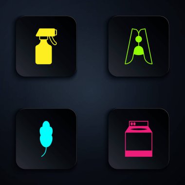 Çamaşır makinesi, su püskürtme şişesi, tüy ve mandal. Siyah kare düğme. Vektör