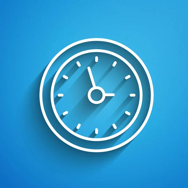 Línea blanca Icono del reloj aislado sobre fondo azul. Símbolo de tiempo. Larga sombra. Vector — Vector de stock