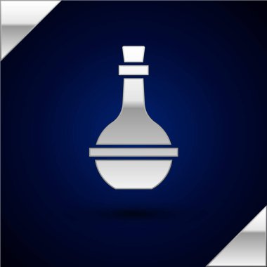 Koyu mavi arka planda izole edilmiş gümüş Yahudi şarap şişesi ikonu. Vektör