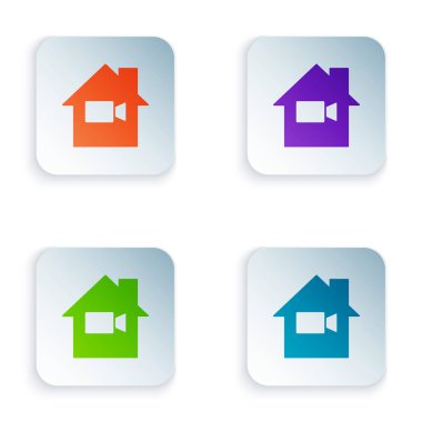 Beyaz arkaplanda izole edilmiş renkli video kamera ev simgesinde kapalı. Video yok. Kare düğmelere renkli simgeleri yerleştir. Vektör