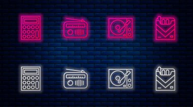 Radyo hattını anten, vinil çalar, hesap makinesi ve sigara kutusuyla ayarla. Tuğla duvarda parlayan neon simgesi. Vektör