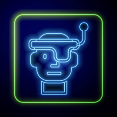 Mavi arka planda izole edilmiş gözlük simgesine monte edilmiş parlak neon akıllı gözlükler. Giyilebilir elektronik, akıllı gözlüklü, kameralı ve ekranlı. Vektör