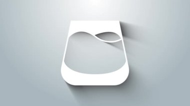 Gri arka planda izole edilmiş beyaz bardak viski ikonu. 4K Video hareketli grafik canlandırması