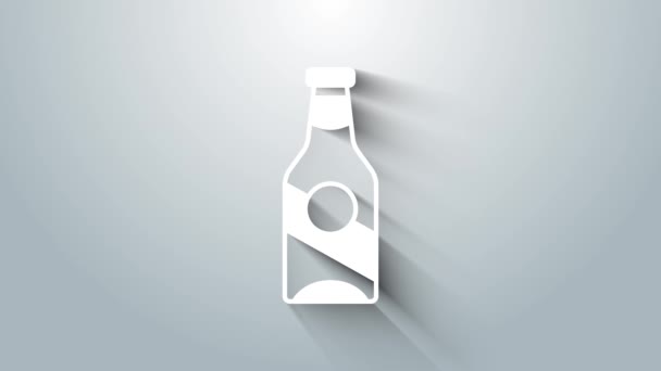 Icono de la botella de cerveza blanca aislado sobre fondo gris. Animación gráfica de vídeo 4K — Vídeos de Stock