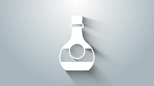 Fehér üveg konyak vagy brandy ikon elszigetelt szürke alapon. 4K Videó mozgás grafikus animáció