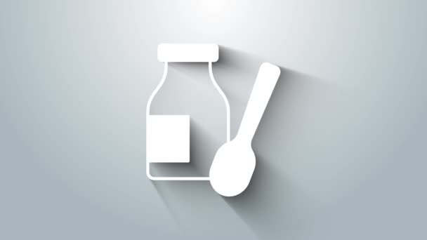 Yogur blanco en botella con icono de cuchara aislado sobre fondo gris. Animación gráfica de vídeo 4K — Vídeo de stock