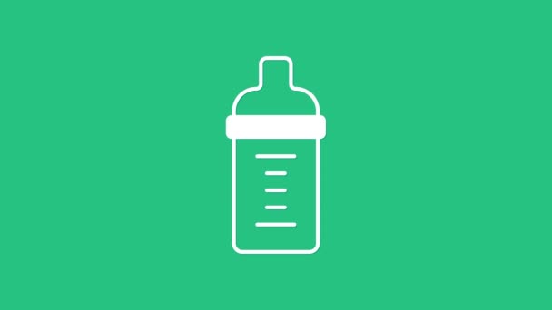 Yeşil arka planda izole edilmiş bir şişe ikonundaki beyaz bebek sütü. Beslenme şişesi simgesi. 4K Video hareketli grafik canlandırması — Stok video