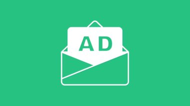 Yeşil arkaplanda beyaz reklam simgesi izole edildi. Pazarlama ve tanıtım süreci kavramı. İlgili reklamlar. Sosyal medya reklamcılığı. 4K Video hareketli grafik canlandırması