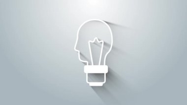 Gri arkaplanda fikir ikonu kavramına sahip beyaz ampul. Enerji ve fikir sembolü. İlham konsepti. 4K Video hareketli grafik canlandırması
