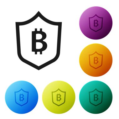 Beyaz zemin üzerinde bitcoin simgesi olan Siyah Kalkan. Kripto para madenciliği, engelleme teknolojisi, güvenlik, koruma, dijital para. Simgeleri renk daire düğmelerine ayarla. Vektör