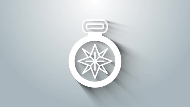 Значок "Белый компас" выделен на сером фоне. Символ навигации Windrose. Знак розы ветра. Видеографическая анимация 4K — стоковое видео