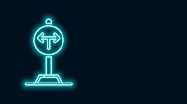Parlayan neon hattı Fork yol simgesinde siyah arkaplanda izole edildi. 4K Video hareketli grafik canlandırması