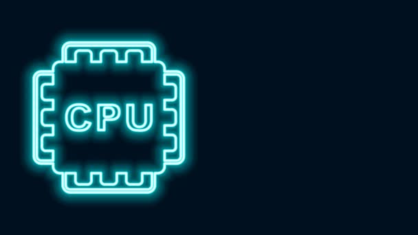 Procesador de computadora con microcircuitos icono de la CPU aislado sobre fondo negro. Chip o cpu con placa de circuito. Micro procesador. Animación gráfica de vídeo 4K — Vídeo de stock