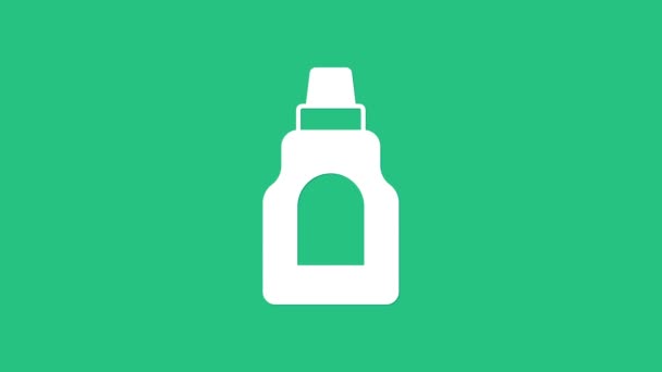 Белый пластиковый флакон для стирального порошка, отбеливателя, жидкости для мытья посуды или другого чистящего средства, выделенного на зеленом фоне. Видеографическая анимация 4K — стоковое видео