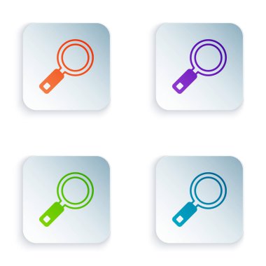 Beyaz arkaplanda izole edilmiş renkli büyüteç simgesi. Arama, odaklanma, yakınlaştırma, iş sembolü. Kare düğmelere renkli simgeleri yerleştir. Vektör