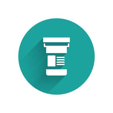 Uzun gölgeli beyaz ilaç şişesi ikonu. Şişe hapı işareti. Eczane tasarımı. Yeşil daire düğmesi. Vektör İllüstrasyonu