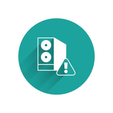 Ünlem simgesi simgesi uzun gölgeli beyaz bilgisayar vakası. Bilgisayar sunucusu. İş istasyonu. Yeşil daire düğmesi. Vektör