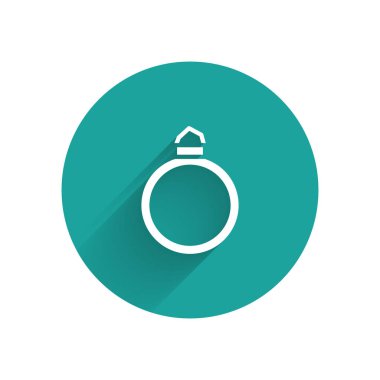 Beyaz Elmas nişan yüzüğü ikonu uzun gölgeli izole edilmiş. Yeşil daire düğmesi. Vektör.