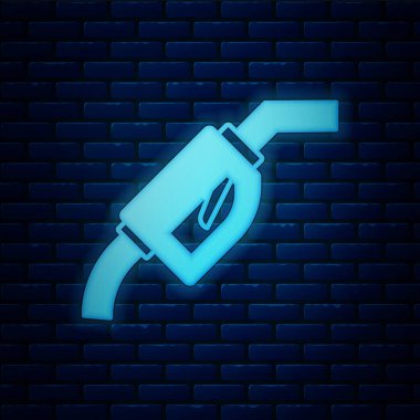 Parlayan neon pompa başlığı ikonu tuğla duvar arkasında izole edilmiş. Yakıt pompası istasyonu. Yakıt ikmal tabelası. Benzin istasyonu ikonu. Vektör