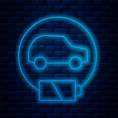 Parlak neon hattı elektrikli araba ve elektrik kablosu şarj ikonu tuğla duvar arka planında izole edilmiş. Yenilenebilir ekolojik teknolojiler. Vektör.