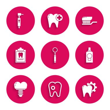 Diş muayenesi aynası, diş bakımı, tedavi prosedürü, ağız gargargarası plastik şişe, implant, pano diş kartı, diş fırçası diş macunu ve matkap ikonu. Vektör
