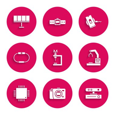 Mikroskop, aynasız kamera, hareket sensörü, robot kol fabrikası, işlemcili işlemci, akıllı sepet, kablosuz şarj aleti ve güneş enerjisi simgesi. Vektör