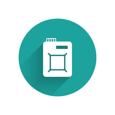 Motor makine yağı ikonu için beyaz teneke kutu uzun gölgeli arka plan. Benzin bidonu. Yağ değiştirme ve onarım servisi. Motor yağı işareti. Yeşil daire düğmesi. Vektör