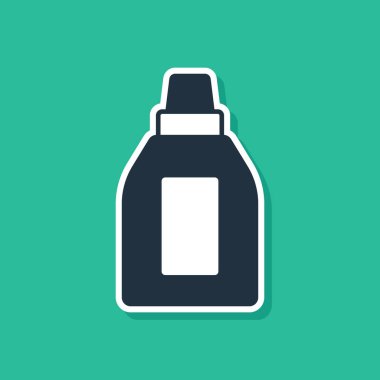 Çamaşır deterjanı, çamaşır suyu, bulaşık deterjanı ya da yeşil arka planda izole edilmiş başka bir temizlik malzemesi için mavi plastik şişe. Vektör