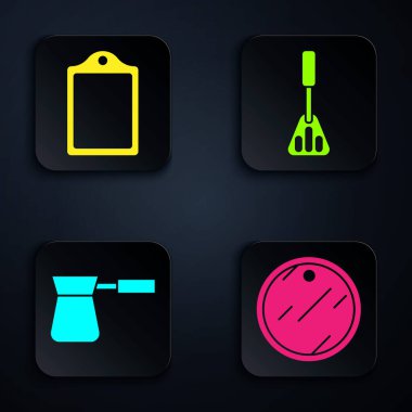 Kesme tahtası, kesme tahtası, Türk kahvesi ve Spatula. Siyah kare düğme. Vektör