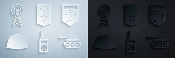 Ställ Walkie talkie, Chevron, Militär hjälm, tank, och Radar ikon. Vektor — Stock vektor