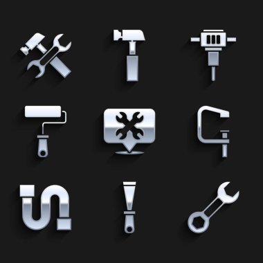 Konumu İngiliz anahtarı, macun bıçağı, İngiliz anahtarı, kıskaç ve vida aleti, endüstriyel boru, boya fırçası, inşaat matkabı ve çekiç ikonu ile ayarlayın. Vektör