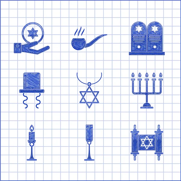 Set Star of David collar en cadena, copa judía, pergamino de la Torá, Hanukkah menorah, candelabro de vela ardiente, sombrero judío ortodoxo con sogas, lápida estrella david y moneda icono de la mano. Vector — Vector de stock